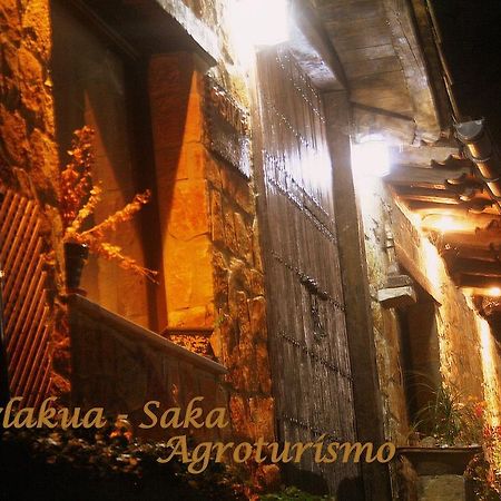 Perlakua Saka Villa Деба Екстериор снимка