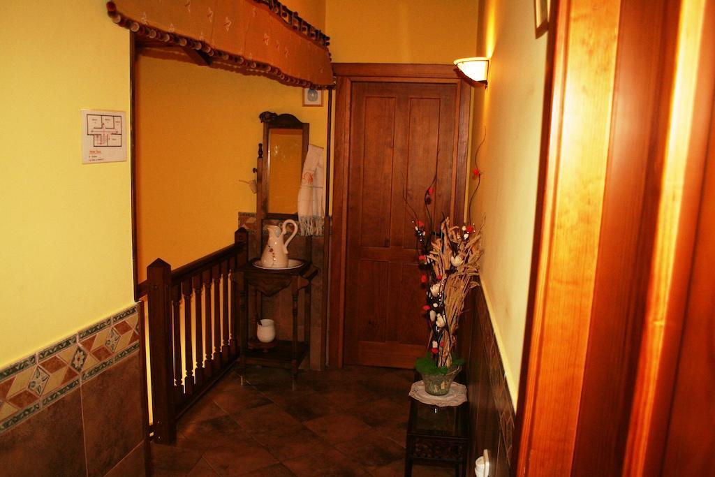 Perlakua Saka Villa Деба Екстериор снимка