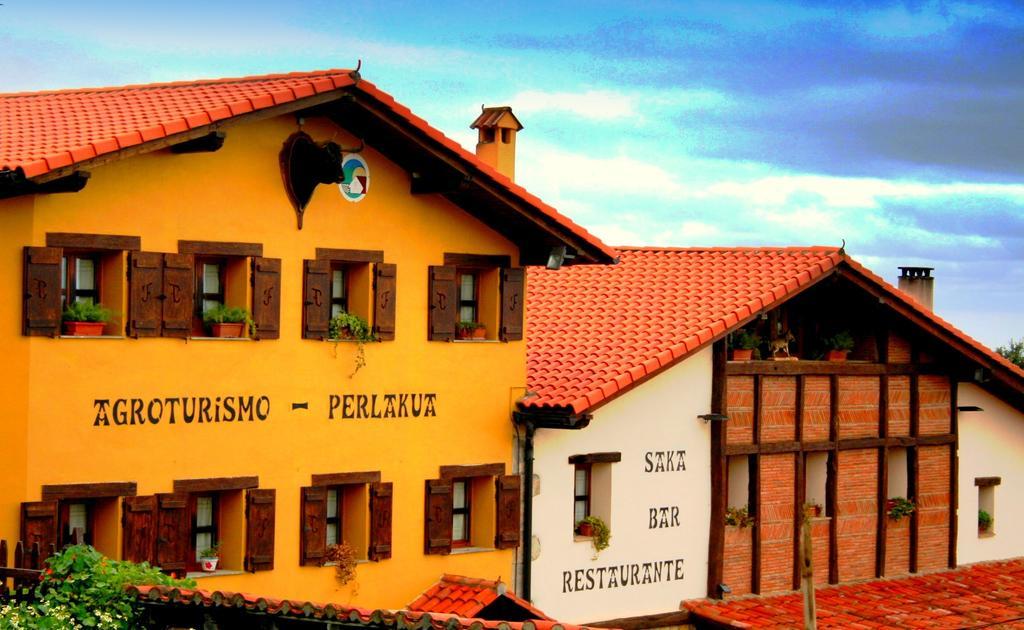 Perlakua Saka Villa Деба Екстериор снимка